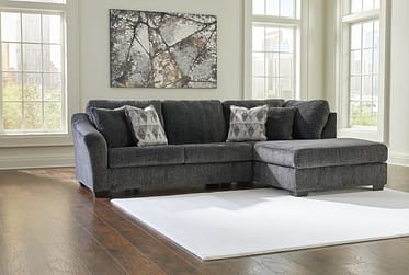 Biddeford Onyx 2-Piece Sectional With Chaise