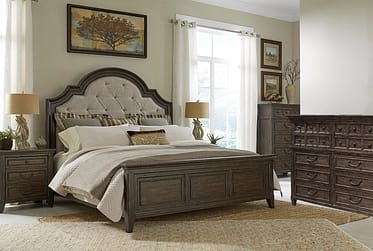 Paradise Valley Upholstered Arched King 4 Piece Bedroom Set