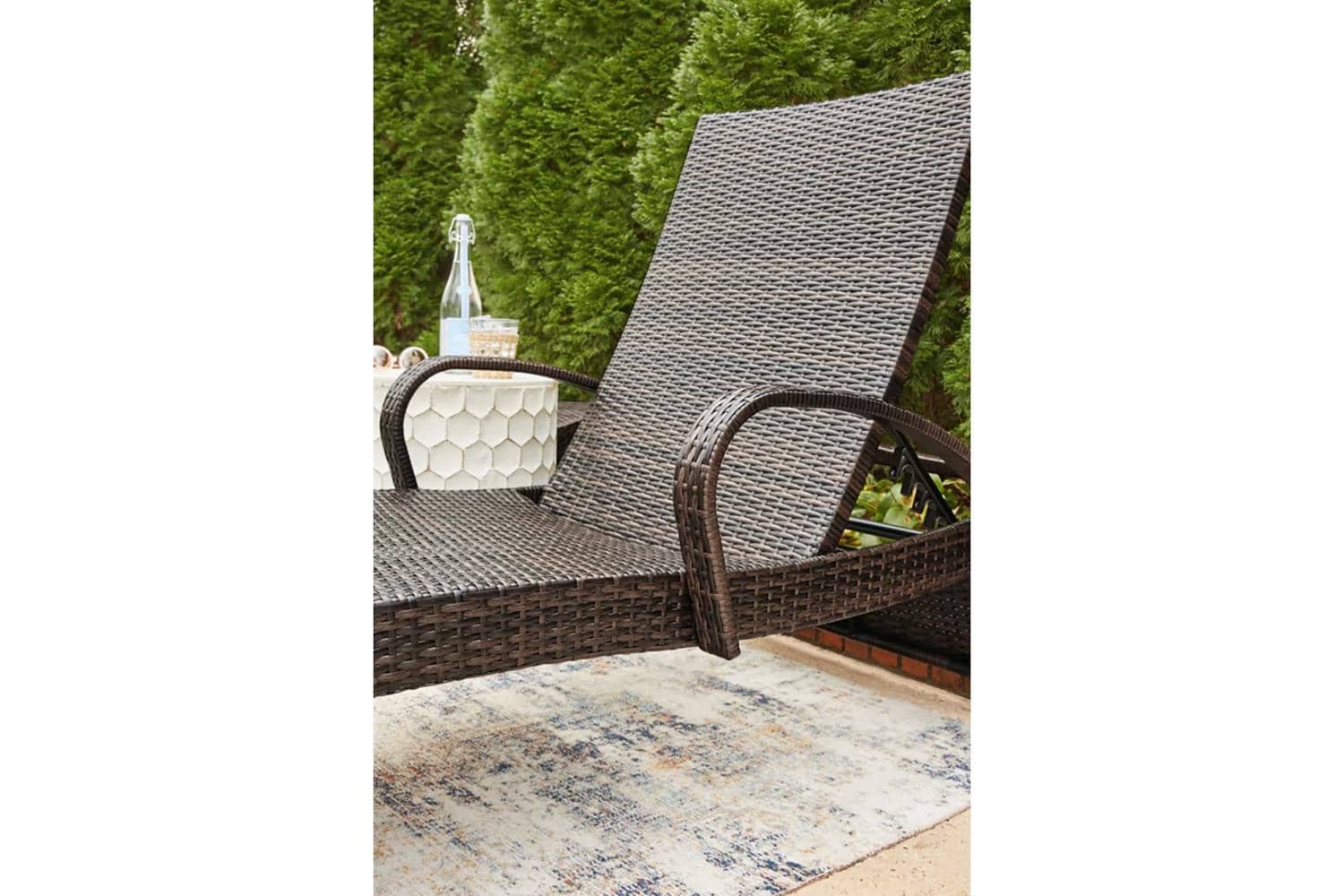 Clearance chaise lounge discount chairs