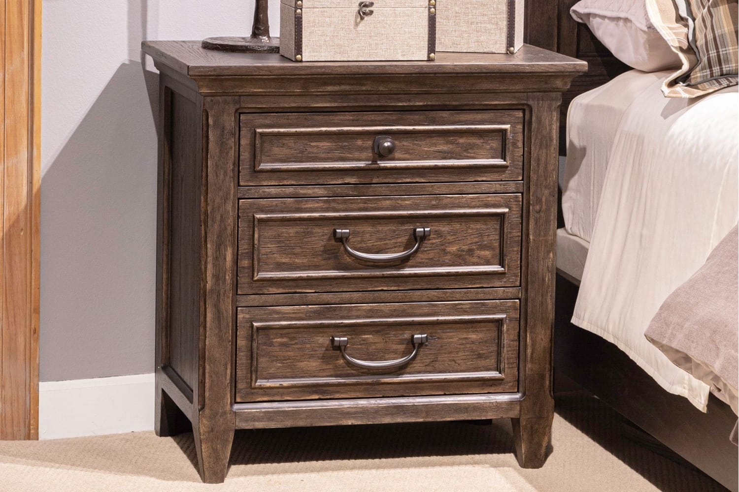 Paradise Valley 3-Drawer Nightstand