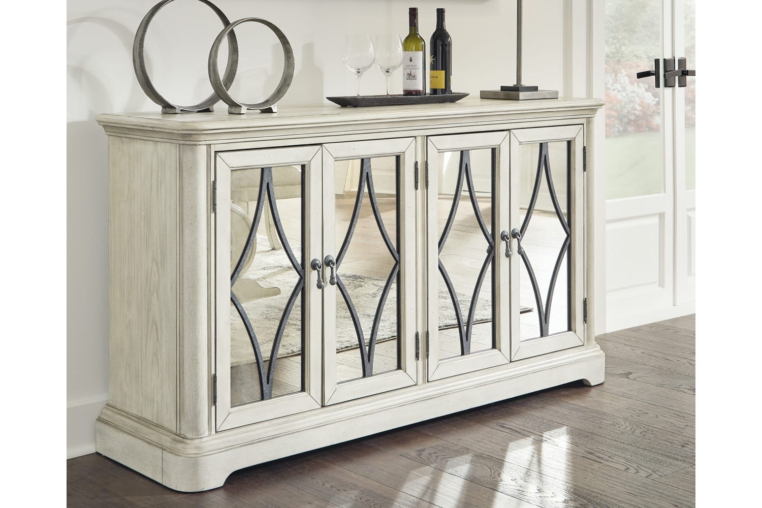 Arlendyne Antique White 4-Door Dining Server - Georgia Furniture Mart